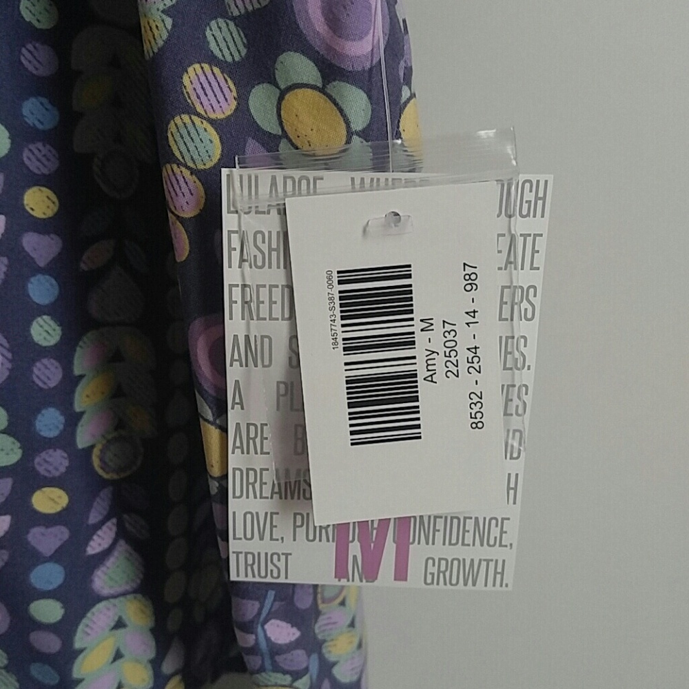 Lularoe medium Amy - Picture 2 of 3
